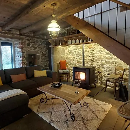8 Pers Avec Jacuzzi Et Jardin Aurillac Holiday home *