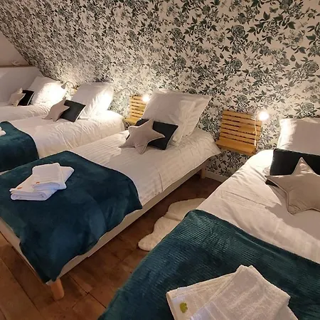 8 Pers Avec Jacuzzi Et Jardin Aurillac Holiday home