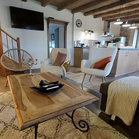 8 Pers Avec Jacuzzi Et Jardin Aurillac Holiday home *
