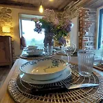 8 Pers Avec Et Jardin Proximite Aurillac Holiday home Arpajon-sur-Cere