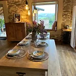 8 Pers Avec Et Jardin Proximite Aurillac