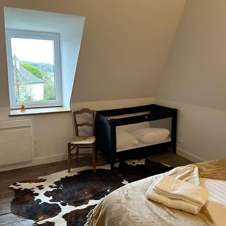 8 Pers Avec Et Jardin Proximite Aurillac Casa de Férias *