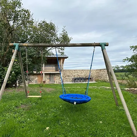8 Pers Avec Et Jardin Proximite Aurillac Arpajon-sur-Cère