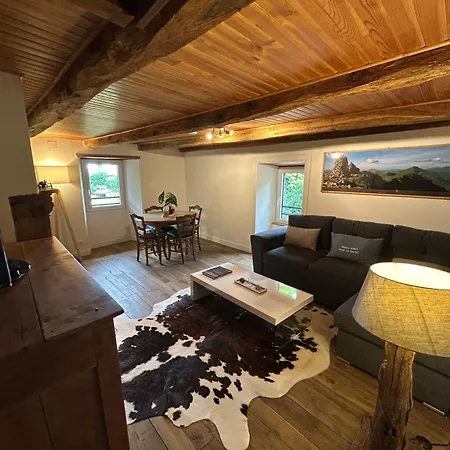 Casa de Férias 8 Pers Avec Et Jardin Proximite Aurillac *