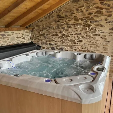 8 Pers Avec Et Jardin Proximite Aurillac Nyaraló *